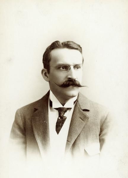 L.O. Harnecker, 1898